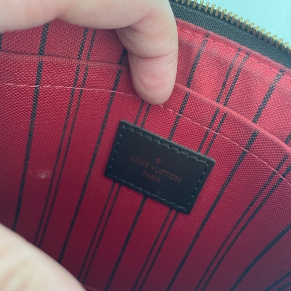 AUTH Louis Vuitton Damier Wristlet - Picture 9 of 12